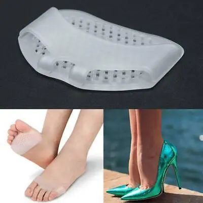 1-505.jpg Person with breathable gel insoles Australia White color, front view, showing silicone pad.