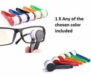 Person with microfiber glasses cleaner Australia Shown color, front view, showing microfiber pad.